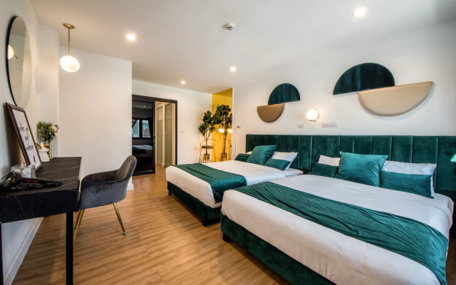 Theme Boutique Hotel