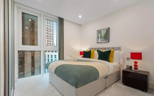 Aldgate Apartment By Mysquare