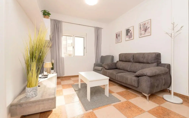 Velbar in Cadiz With 3 Bedrooms and 1 Bathrooms