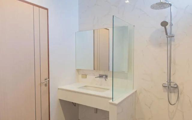 Alhambra Pool Villas & Pool Access Rooms