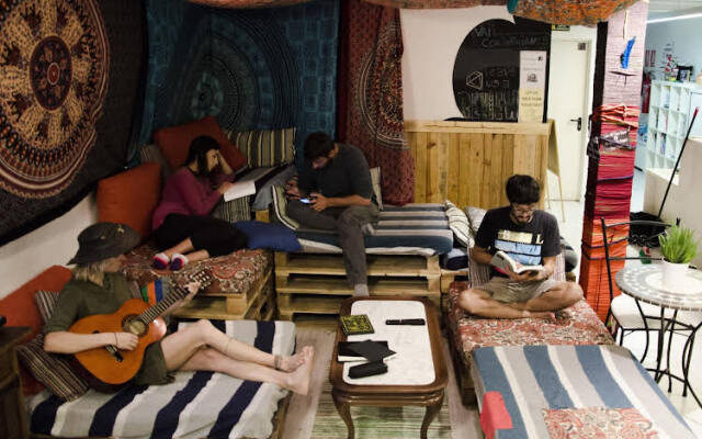 The Hostel Box - Gaudi