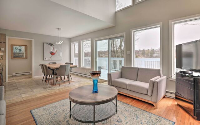 Lakefront Poconos Vacation Rental w/ Deck