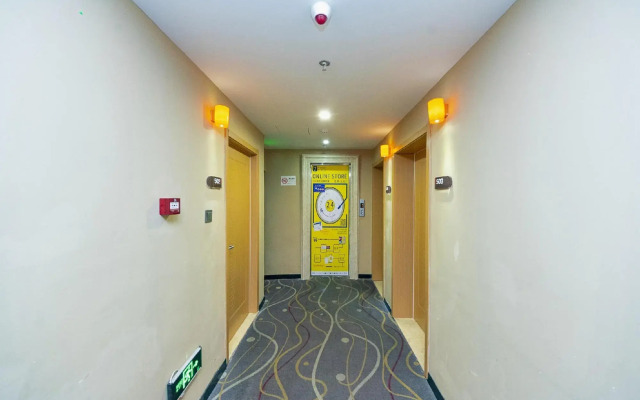 Super 8 Hotel