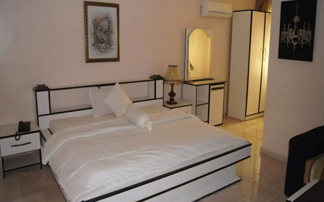 Royalview Hotel And Suites