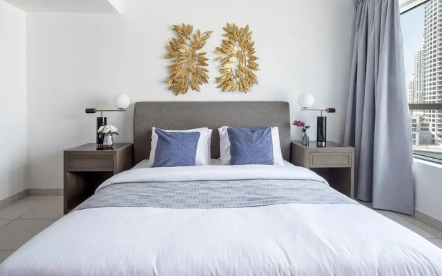 Elegantly Modern 1BR With Lovely Marina Views!