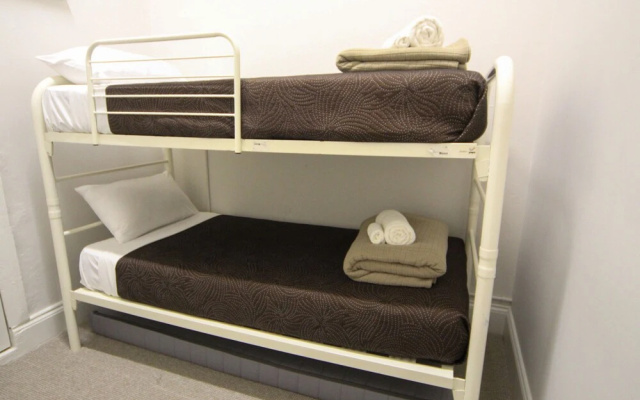 Seafield Tower Glenelg Apartment no 1 – Guest Rooms – Adelaide
