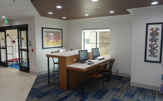 Holiday Inn Express & Suites Brentwood by IHG