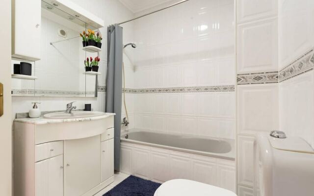 Apartment by the Sea, With Pool