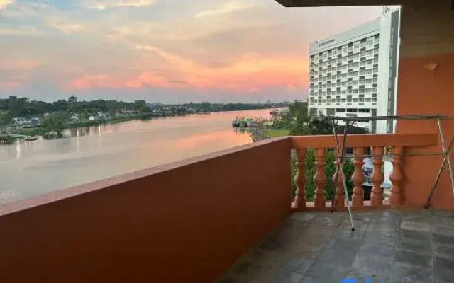 Riverbank Suites Riverview 507