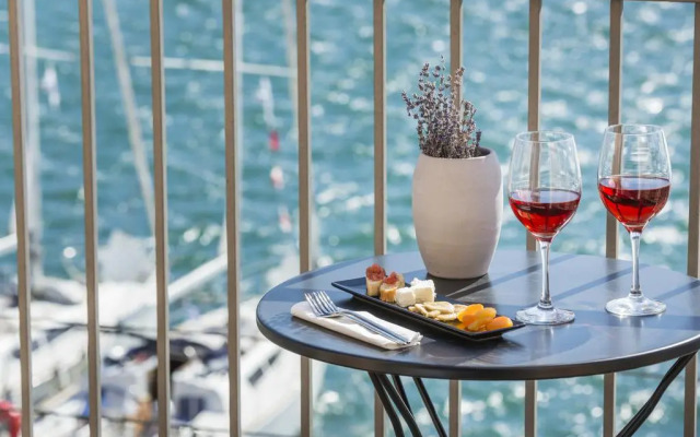 Argostoli Marina Suites