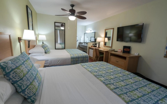 Caliente Tropics Hotel