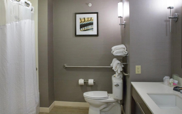 Holiday Inn Bloomington-Airport by IHG