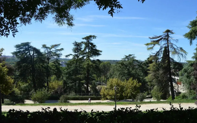 Debod Hostel