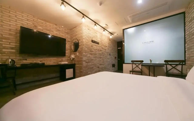 Le Idea Hotel