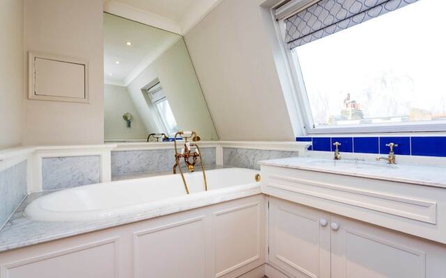 Comfort in Kensington