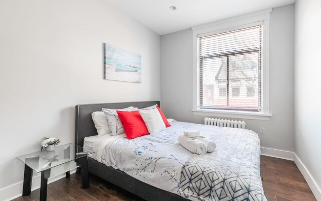 2BR Apt w King Bed Netflix - Near Downtown