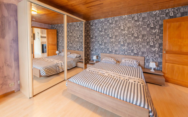 Sweet Home in Chiny With Garden