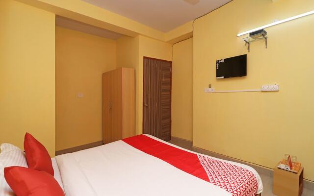 OYO 11930 The Jumbo Stay