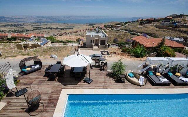 Chateau Glili - Adults Only