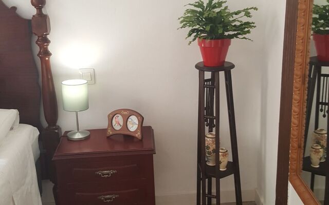 Los Canaritos Guest-House
