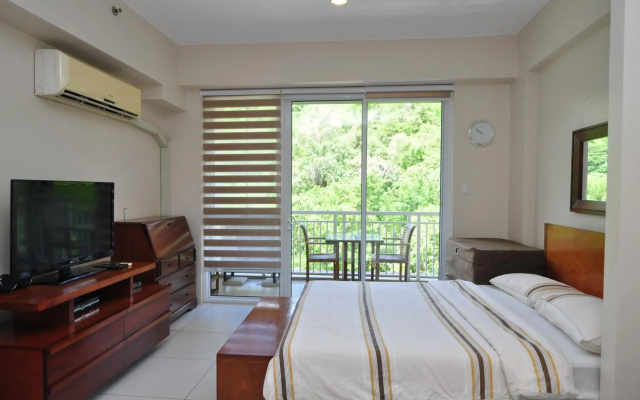 Miranda 306B by Raquel's Place at Pico de Loro