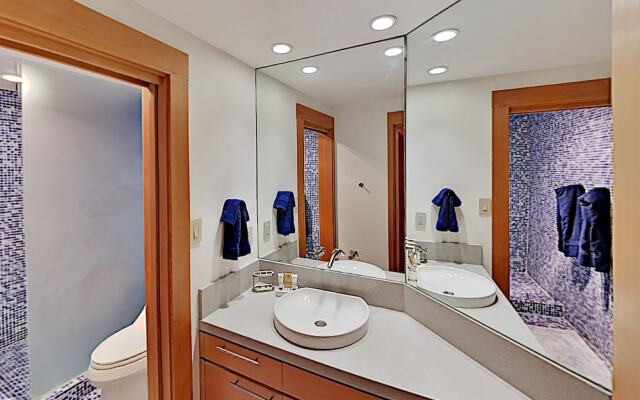 15tru2ag 3 Bedroom Condo