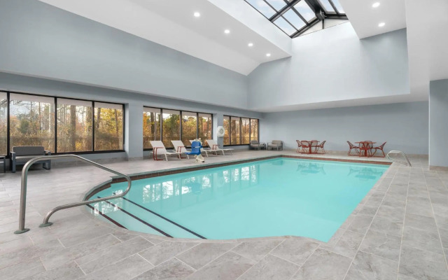 Crowne Plaza Virginia Beach Town Center by IHG