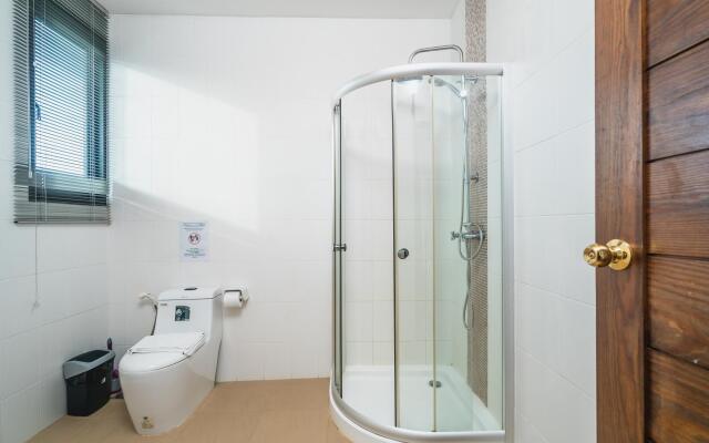 AP West 4 - Private pool in the heart of Kamala