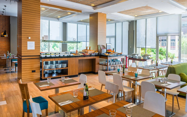 Hotel Madrid Chamartín Affiliated by Meliá