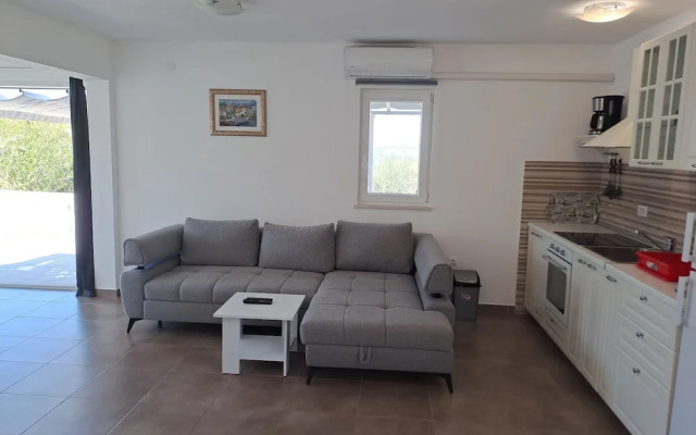 Nane Garden House With Heated Pool