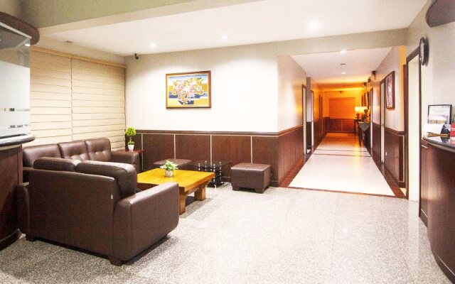 Clark Hotel