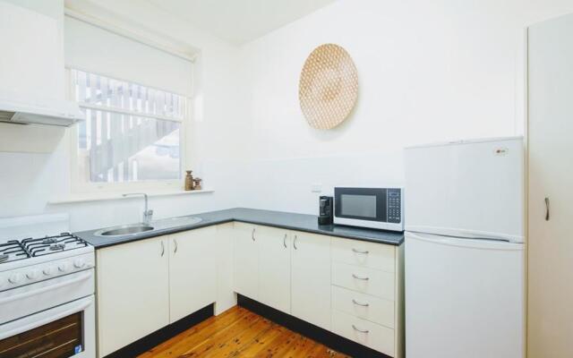 Seawall Apartments