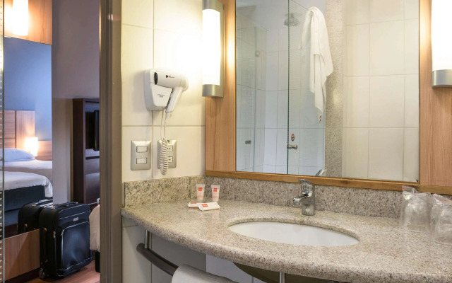 ibis Santiago Las Condes