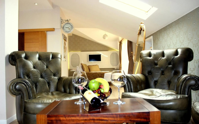 Lale Hotel