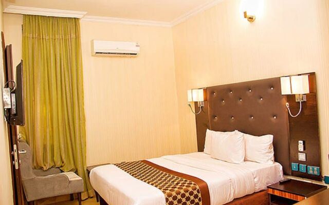 Lakeem Suites - Agboyin Surulere