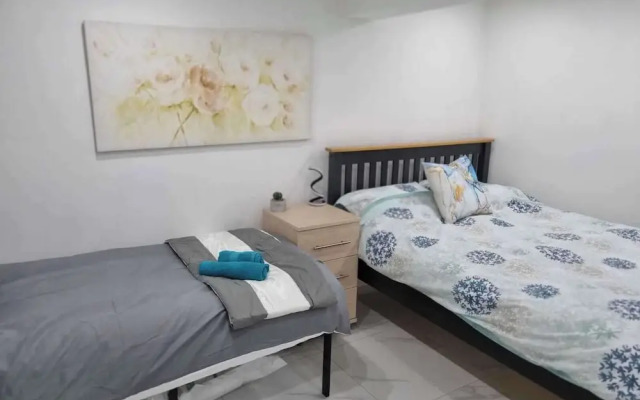 Cozy Sleep 5 Hudds Base -work/travel, Free Parking