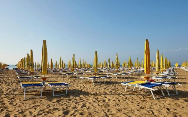 Ruhl Beach Hotel