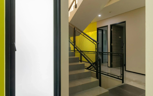 RedDoorz Plus near Senayan City