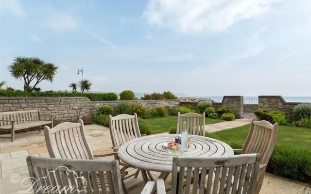 Beach View Apartment 2