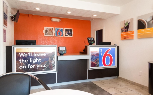 Motel 6 Longview, TX