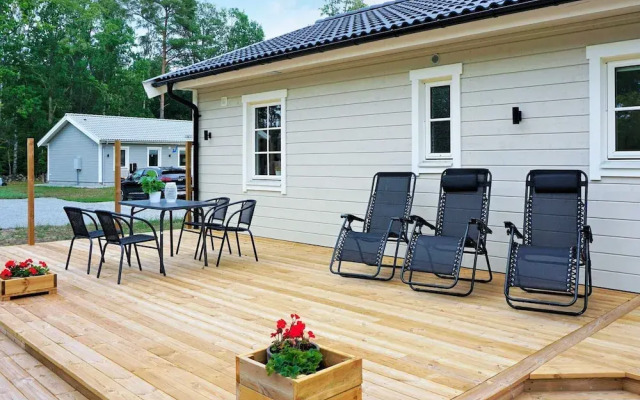 6 Person Holiday Home in Lottorp