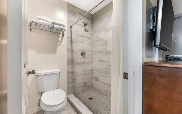 Rodeway Inn Lyons - La Grange