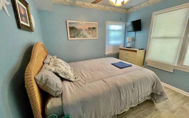 Rodney Avenue 103 #5