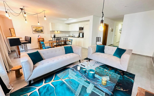 Broadway by Stay Swiss