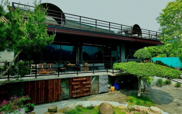 Five mountains and Three Water B&B