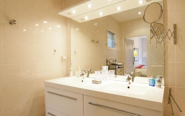Classy Villa in Ecuras-Rouzède with Private Garden