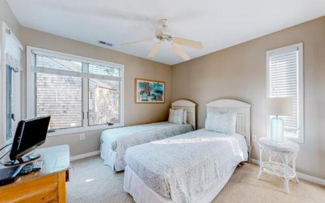 4371 Windswept Lakeside