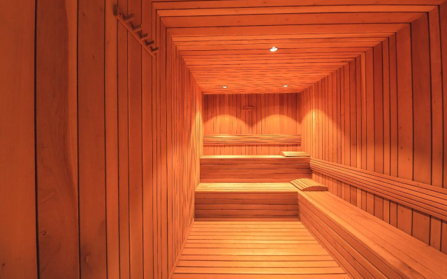 Regatta Living Hotel By Mint