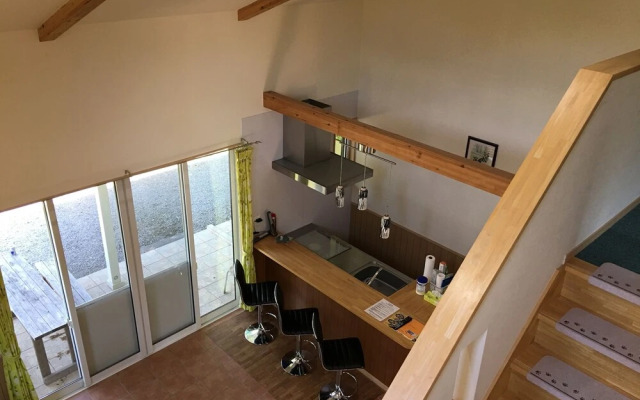 Guests & Dogs House Hale Ilio