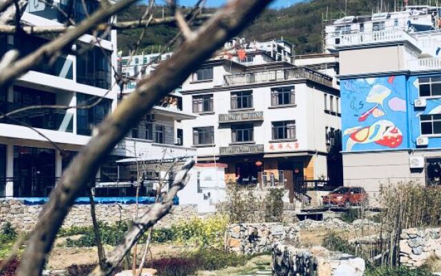 Donghai Fishing Village Ganhai Renjia Guest House